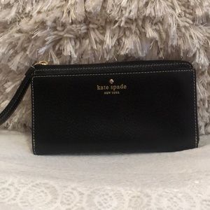 kate spade large expanding continental wristlet